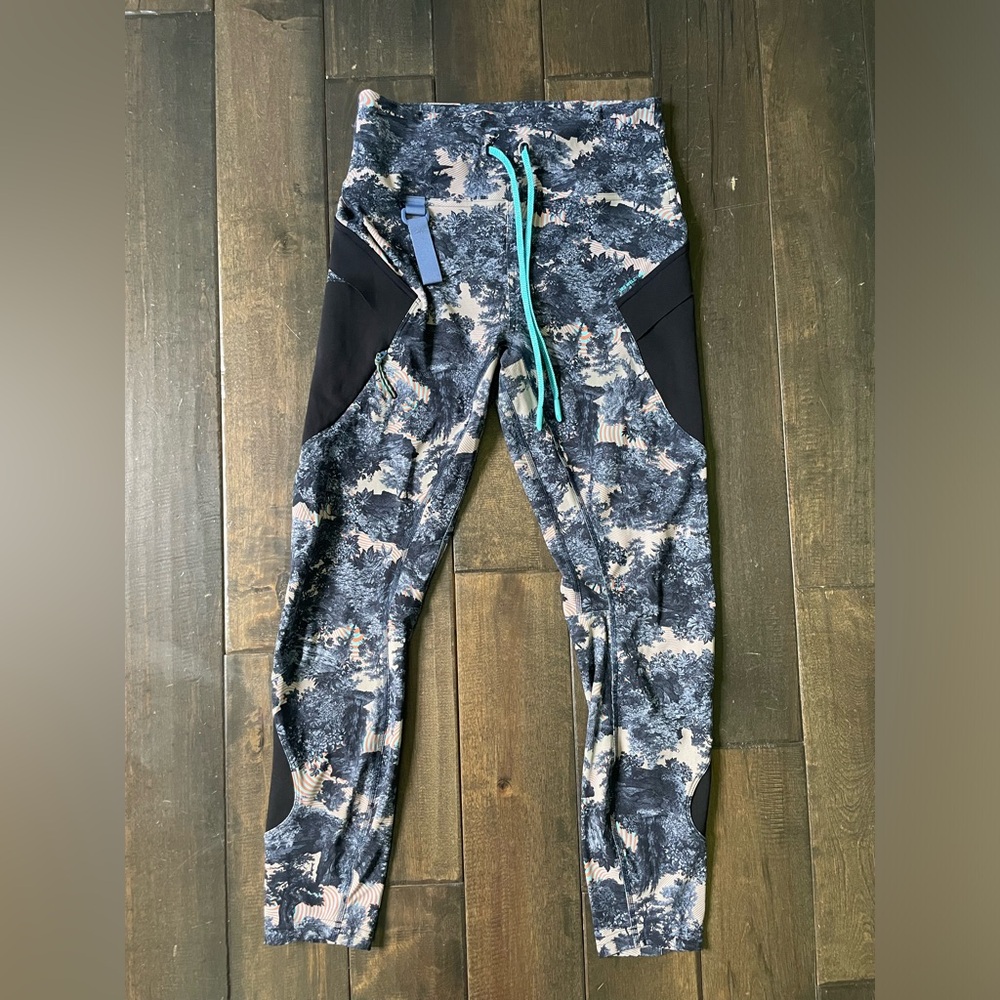 Lululemon Cargo super high rise hiking tight “25